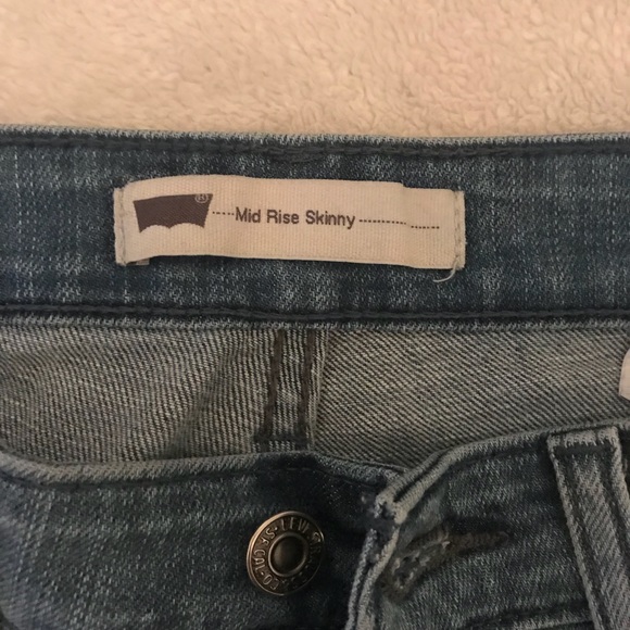 Mid rise Levi’s Skinny Jeans - Picture 4 of 4